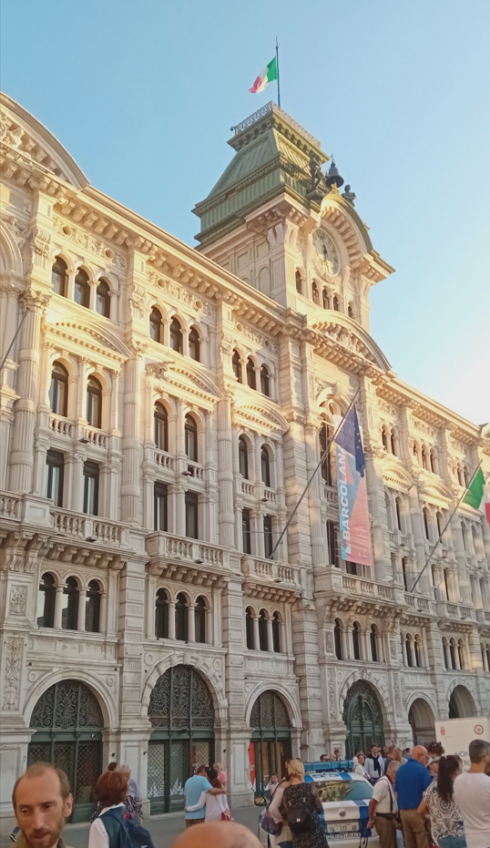 Trieste: un'esperienza di condivisione tra scienza, cultura e bellezza 16 Cometa - Trieste: un'esperienza di condivisione tra scienza, cultura e bellezza 15