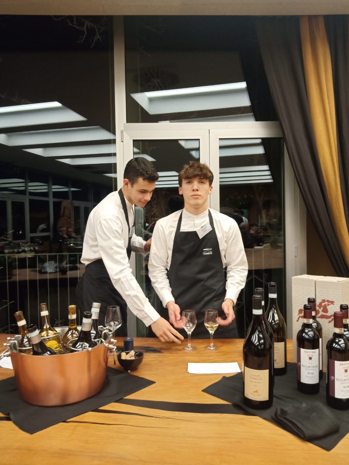 “IO BRILLO”: TRE SERATE TRA VINO E BUON CIBO CON GLI STUDENTI DI COMETA PROTAGONISTI 6 Cometa - “IO BRILLO”: TRE SERATE TRA VINO E BUON CIBO CON GLI STUDENTI DI COMETA PROTAGONISTI 5