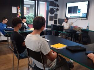 Musica e Design: Alessandro Martire incontra gli studenti della Scuola Oliver Twist 4 Cometa - Musica e Design: Alessandro Martire incontra gli studenti della Scuola Oliver Twist 3
